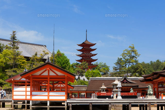 厳島神社と五重塔
(c)YOSHITSUGU NISHIGAKI/SEBUN PHOTO