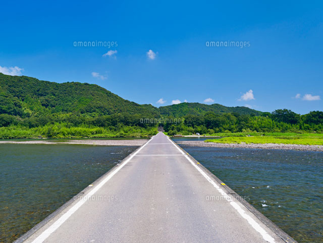 四万十川と佐田の沈下橋
(c)YOSHITSUGU NISHIGAKI/SEBUN PHOTO