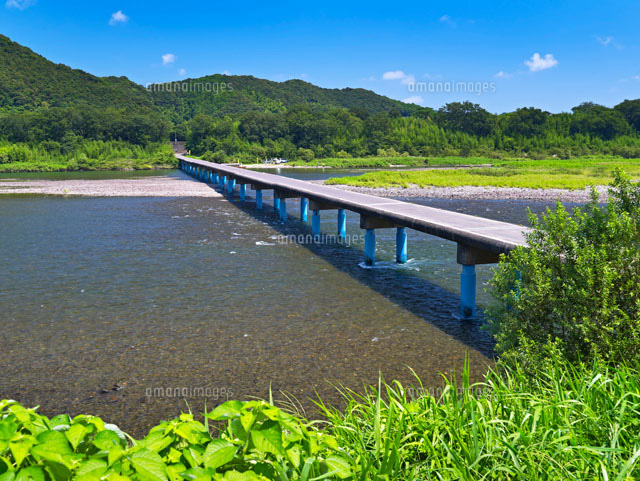 四万十川と佐田の沈下橋
(c)YOSHITSUGU NISHIGAKI/SEBUN PHOTO