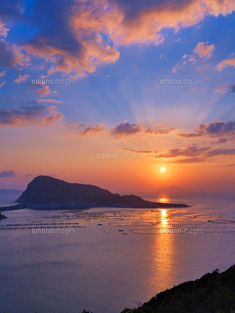 柏島と夕日
(c)YOSHITSUGU NISHIGAKI/SEBUN PHOTO