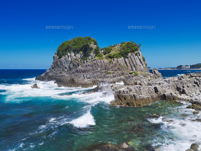 越前海岸と鉾島
(c)YOSHITSUGU NISHIGAKI/SEBUN PHOTO