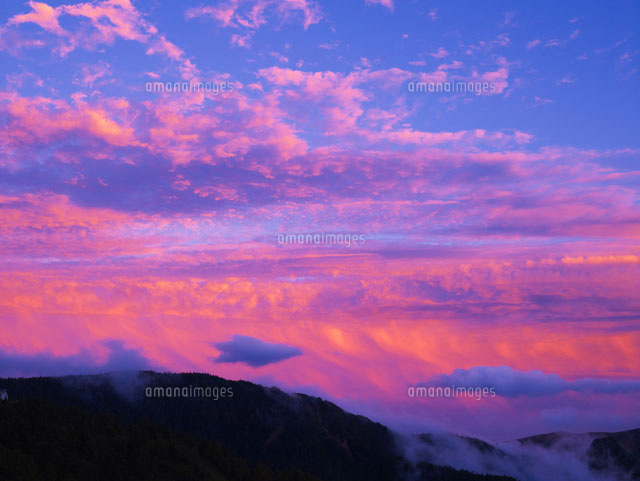 夕焼け雲
(c)YOSHITSUGU NISHIGAKI/SEBUN PHOTO