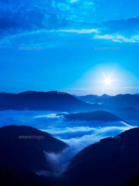 雲海と日の出
(c)YOSHITSUGU NISHIGAKI/SEBUN PHOTO
