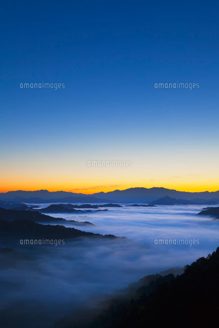 朝の雲海と山並み
(c)YOSHITSUGU NISHIGAKI/SEBUN PHOTO