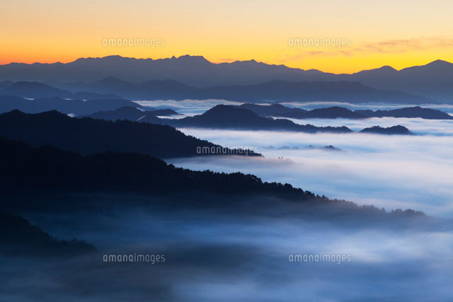 朝の雲海と山並み
(c)YOSHITSUGU NISHIGAKI/SEBUN PHOTO