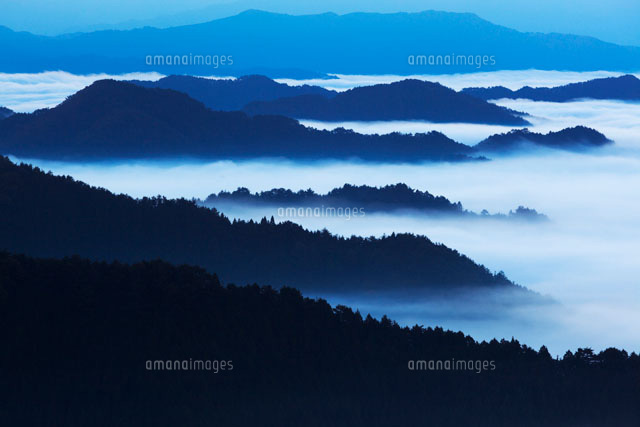朝の雲海と山並み
(c)YOSHITSUGU NISHIGAKI/SEBUN PHOTO