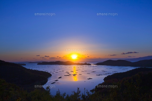 虫明湾と日の出
(c)YOSHITSUGU NISHIGAKI/SEBUN PHOTO