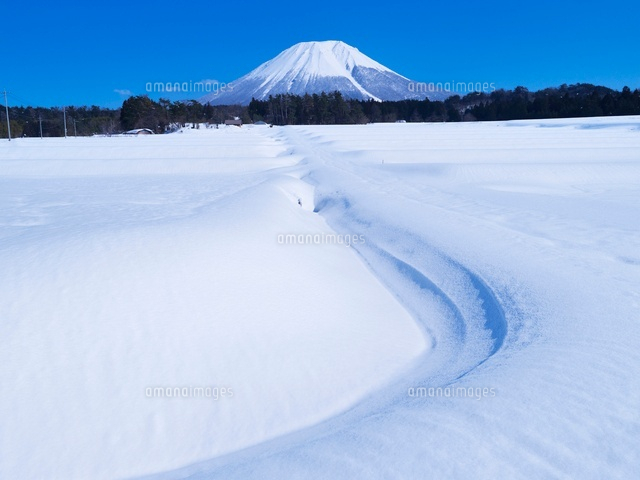 雪の大山
(c)YOSHITSUGU NISHIGAKI/SEBUN PHOTO