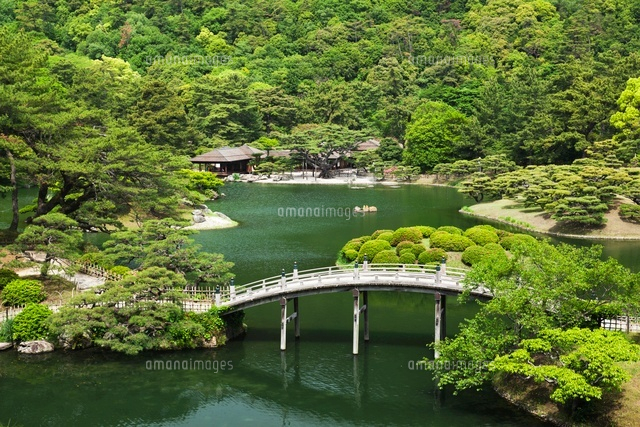 栗林公園 南湖と偃月橋と掬月亭
(c)YOSHITSUGU NISHIGAKI/SEBUN PHOTO