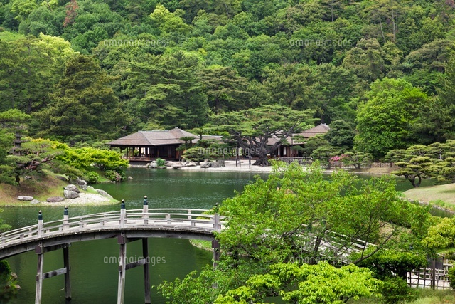 栗林公園 南湖と偃月橋と掬月亭
(c)YOSHITSUGU NISHIGAKI/SEBUN PHOTO