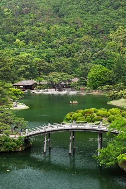 栗林公園 南湖と偃月橋と掬月亭
(c)YOSHITSUGU NISHIGAKI/SEBUN PHOTO