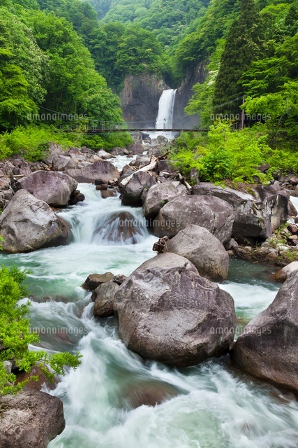 苗名滝
(c)YOSHITSUGU NISHIGAKI/SEBUN PHOTO