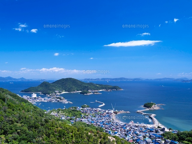 鞆の浦の街並みと仙酔島
(c)YOSHITSUGU NISHIGAKI/SEBUN PHOTO