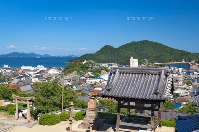 医王寺より鞆の浦の街並みと仙酔島
(c)YOSHITSUGU NISHIGAKI/SEBUN PHOTO