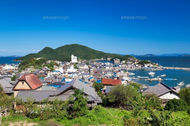 医王寺より鞆の浦の街並みと仙酔島
(c)YOSHITSUGU NISHIGAKI/SEBUN PHOTO
