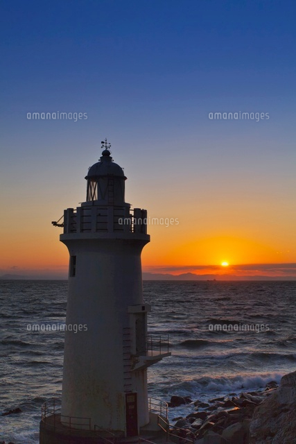 伊良湖岬灯台と夕日
(c)YOSHITSUGU NISHIGAKI/SEBUN PHOTO