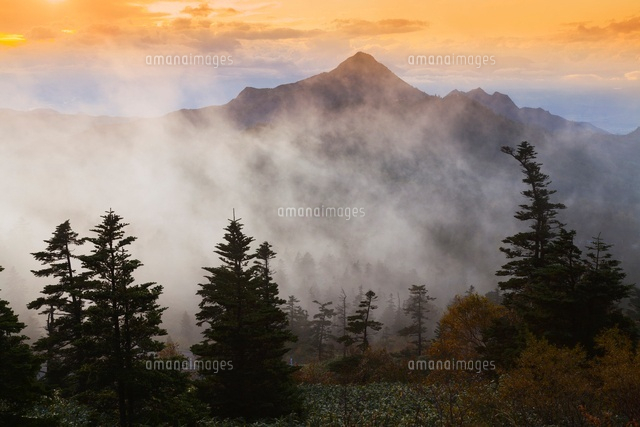 横手山より笠ヶ岳と夕景
(c)YOSHITSUGU NISHIGAKI/SEBUN PHOTO