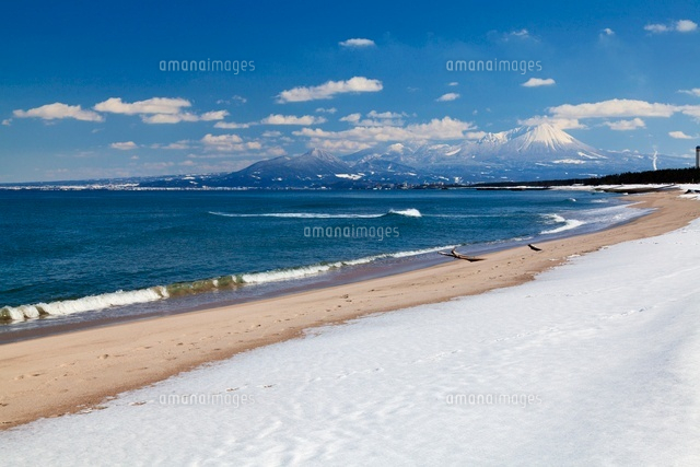 雪の弓ヶ浜と大山
(c)YOSHITSUGU NISHIGAKI/SEBUN PHOTO