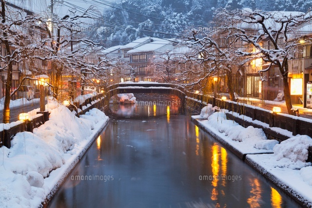 雪の城崎温泉夜景
(c)YOSHITSUGU NISHIGAKI/SEBUN PHOTO