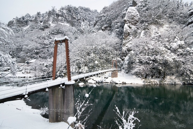 雪の立久恵峡 不老橋
(c)YOSHITSUGU NISHIGAKI/SEBUN PHOTO