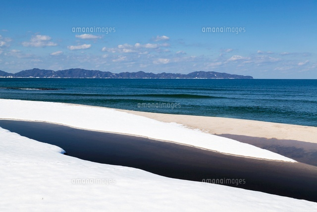 雪の弓ヶ浜
(c)YOSHITSUGU NISHIGAKI/SEBUN PHOTO