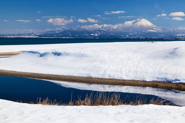 雪の弓ヶ浜より大山
(c)YOSHITSUGU NISHIGAKI/SEBUN PHOTO