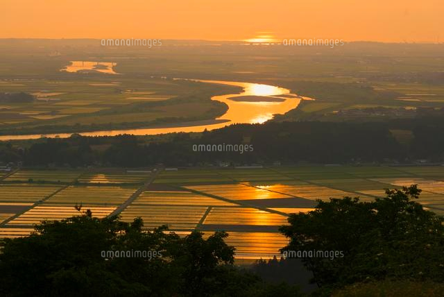 最上川と庄内平野の夕景
(c)YOSHITSUGU NISHIGAKI/SEBUN PHOTO