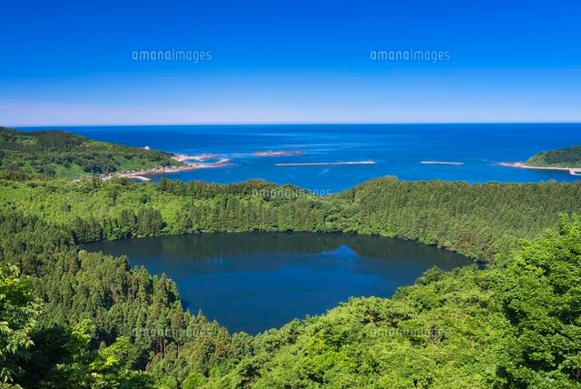 八望台より二ノ目潟と戸賀湾
(c)YOSHITSUGU NISHIGAKI/SEBUN PHOTO
