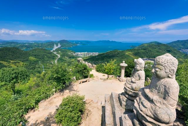 白滝山の五百羅漢と瀬戸内海
(c)YOSHITSUGU NISHIGAKI/SEBUN PHOTO