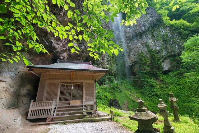 壇鏡神社と壇鏡の滝(雄滝) 隠岐
(c)YOSHITSUGU NISHIGAKI/SEBUN PHOTO