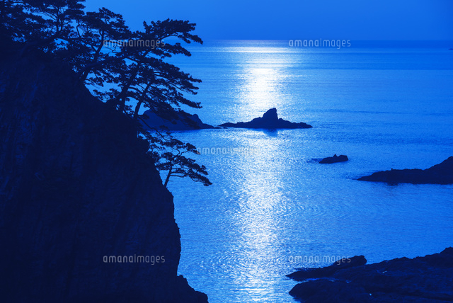 朝の浄土ヶ浦海岸
(c)YOSHITSUGU NISHIGAKI/SEBUN PHOTO