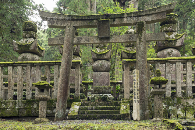 高野山奥の院.信州松本水野家墓所
(c)YOSHITSUGU NISHIGAKI/SEBUN PHOTO