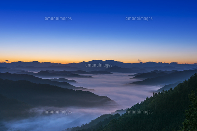 朝の雲海と山並み
(c)YOSHITSUGU NISHIGAKI/SEBUN PHOTO