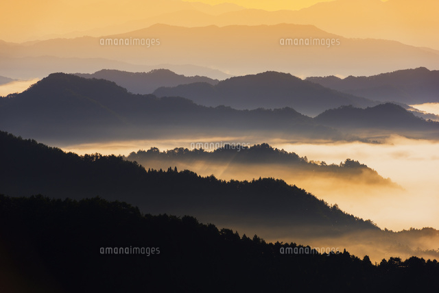 朝の雲海と山並み
(c)YOSHITSUGU NISHIGAKI/SEBUN PHOTO