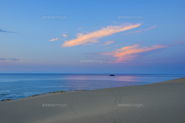 鳥取砂丘夕景
(c)YOSHITSUGU NISHIGAKI/SEBUN PHOTO