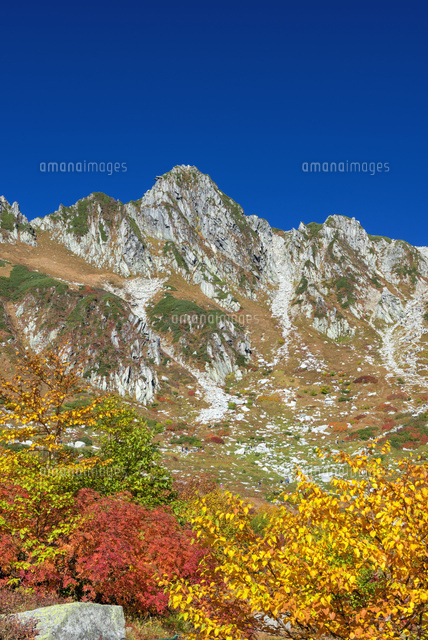 紅葉の千畳敷と宝剣岳
(c)YOSHITSUGU NISHIGAKI/SEBUN PHOTO