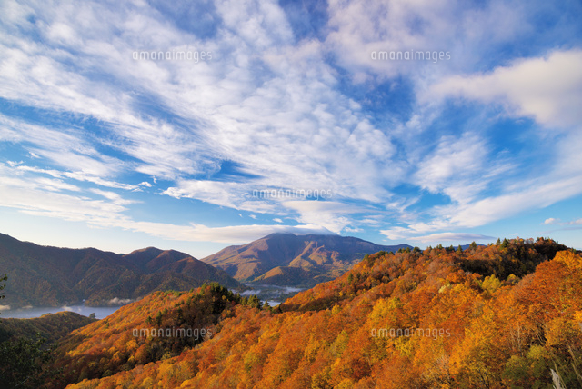 紅葉と磐梯山
(c)YOSHITSUGU NISHIGAKI/SEBUN PHOTO