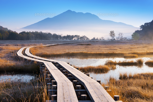 朝の尾瀬ヶ原と燧岳
(c)YOSHITSUGU NISHIGAKI/SEBUN PHOTO