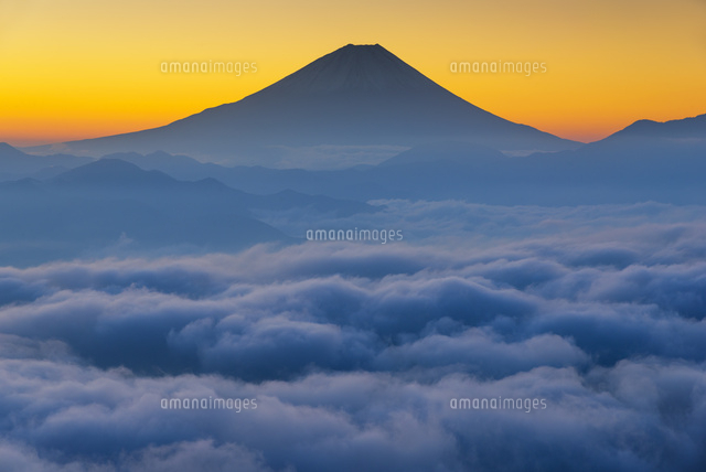 朝の雲海と富士山
(c)YOSHITSUGU NISHIGAKI/SEBUN PHOTO