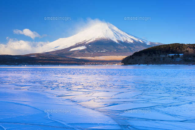 富士山と山中湖
(c)YOSHITSUGU NISHIGAKI/SEBUN PHOTO