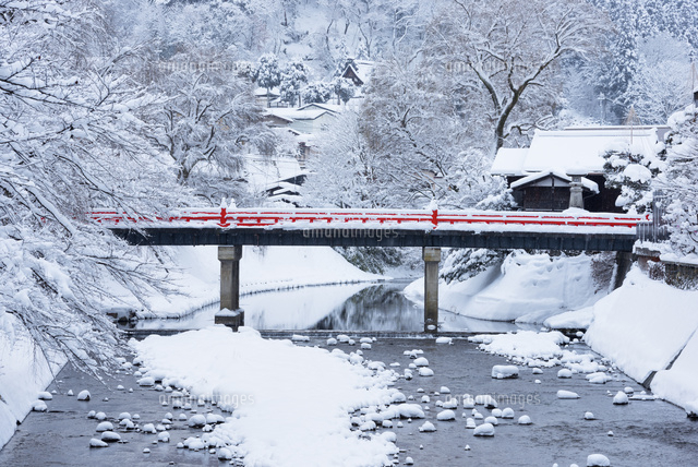 雪の中橋と宮川
(c)YOSHITSUGU NISHIGAKI/SEBUN PHOTO