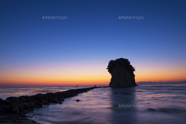 朝の見附島
(c)YOSHITSUGU NISHIGAKI/SEBUN PHOTO