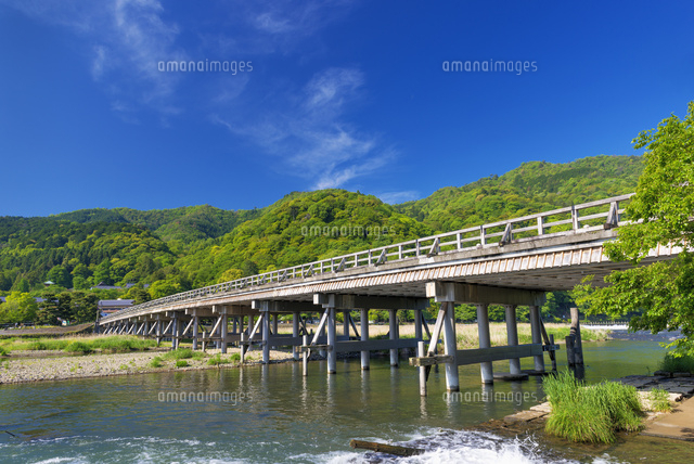 嵐山と渡月橋
(c)YOSHITSUGU NISHIGAKI/SEBUN PHOTO