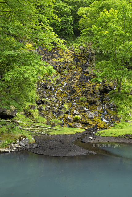 オンネトー湯の滝
(c)YOSHITSUGU NISHIGAKI/SEBUN PHOTO