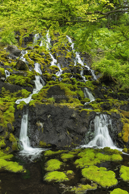 オンネトー湯の滝
(c)YOSHITSUGU NISHIGAKI/SEBUN PHOTO