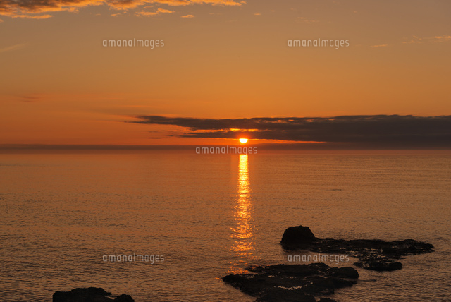 ウトロ港と夕日
(c)YOSHITSUGU NISHIGAKI/SEBUN PHOTO