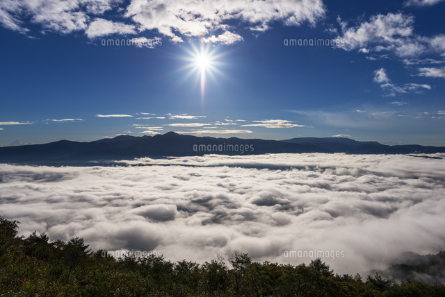 高清水山より遠野盆地の雲海と太陽
(c)YOSHITSUGU NISHIGAKI/SEBUN PHOTO