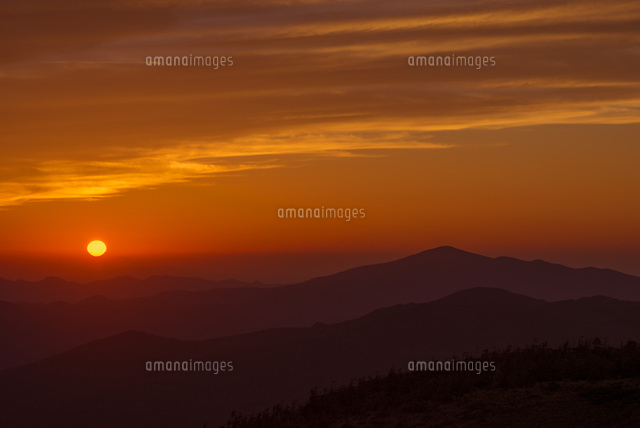 八幡平より森吉山と夕日
(c)YOSHITSUGU NISHIGAKI/SEBUN PHOTO