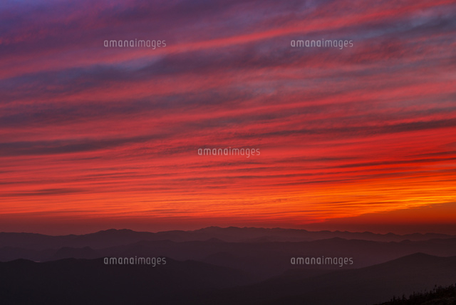 八幡平より森吉山と夕焼け雲
(c)YOSHITSUGU NISHIGAKI/SEBUN PHOTO