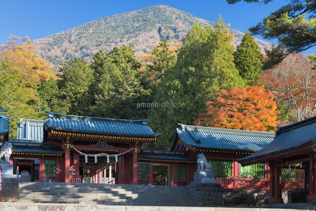 秋の日光二荒山神社と男体山
(c)YOSHITSUGU NISHIGAKI/SEBUN PHOTO